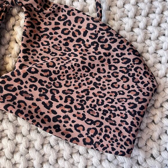 Skatie• ‘Sophie’ Bikini Top in HOUSTON - Picture 8 of 15